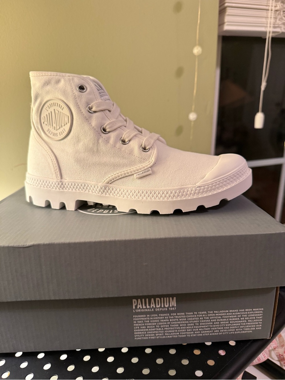 NEW Palladium Pampa Hi Canvas Boots - Mono White - Size 7
